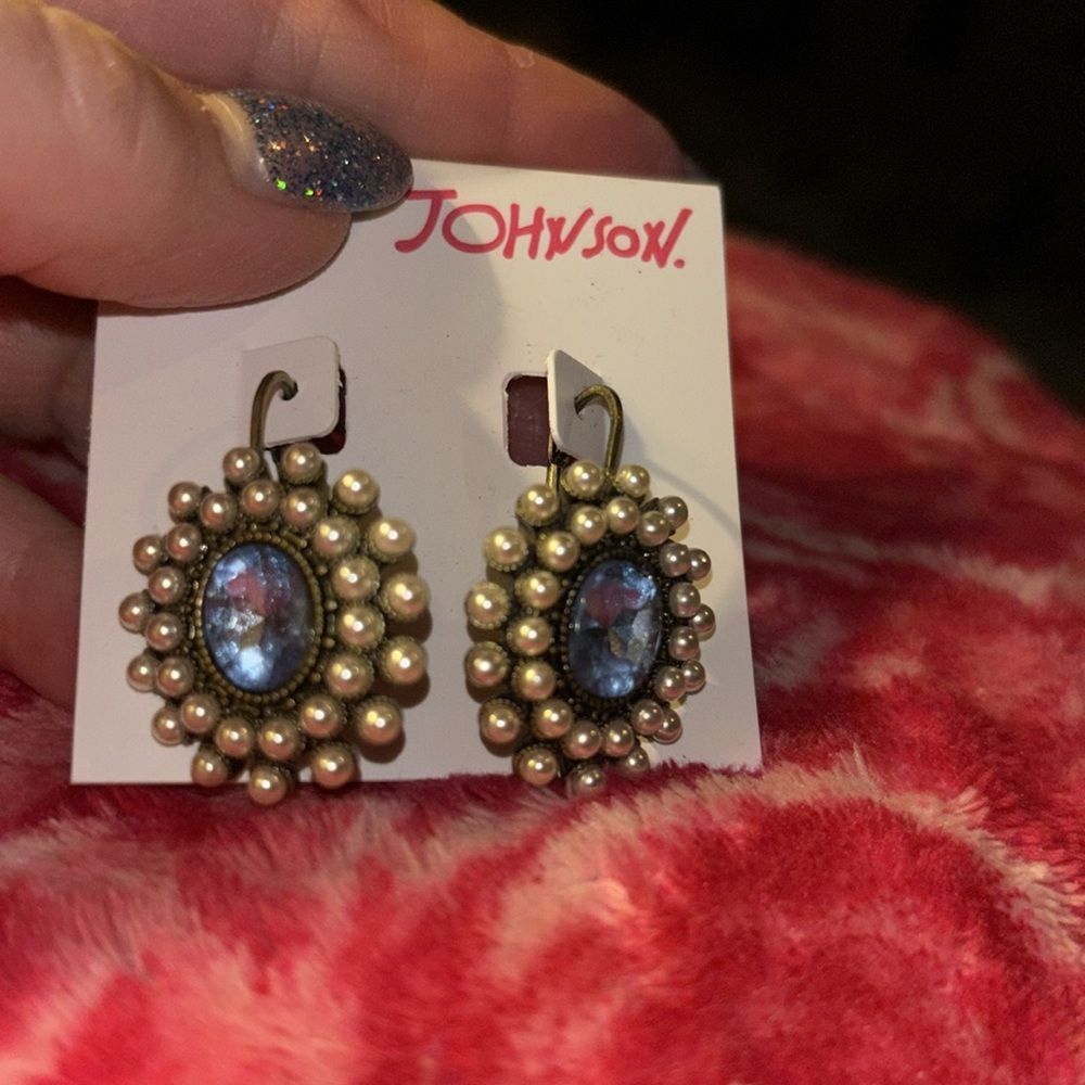 Betsey Johnson earrings. Bluestone with white pearls. - Picture 6 of 6